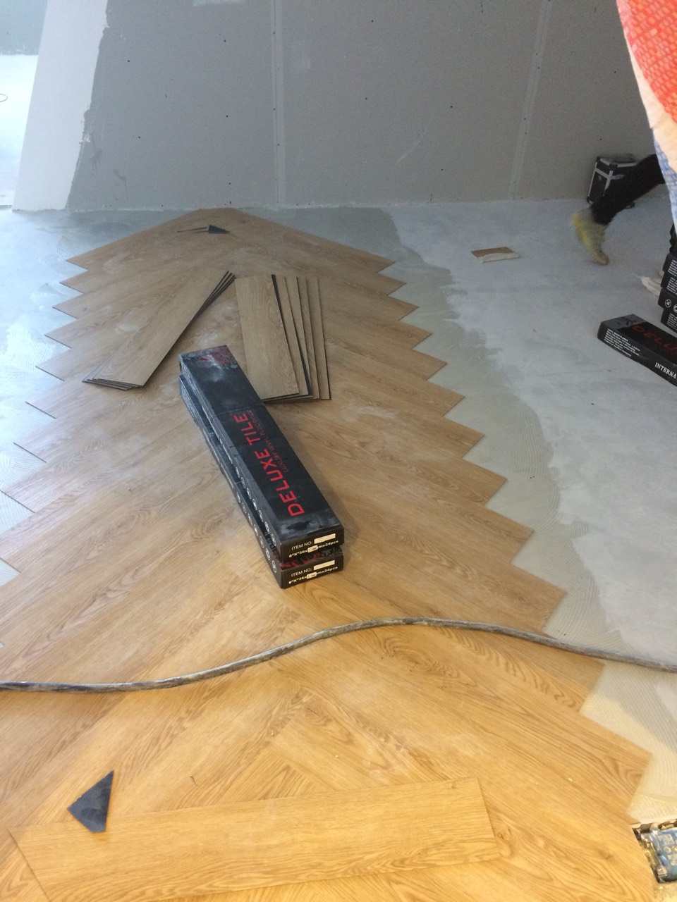 Thi công sàn nhựa giả gỗ