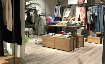 Sàn nhựa showroom quần áo Sàn nhựa showroom quần áo